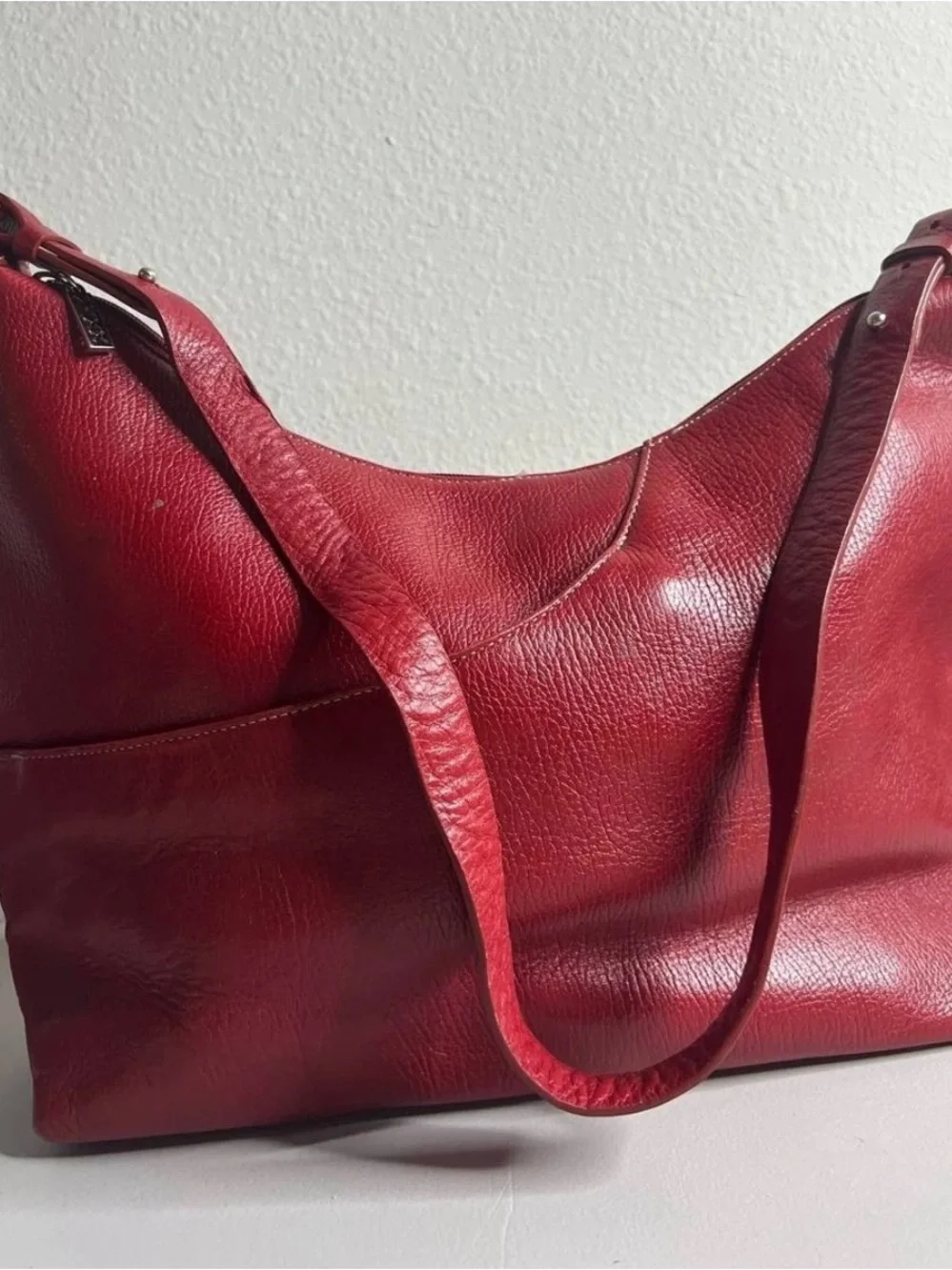 Maxx New York Red Glossy Pebbled Leather Hobo/ShoulderbBag Contrast